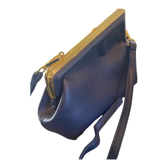 Trendy Shoulder Bag Crossbody New No Tags In Black or Blue - Picture 4 of 6